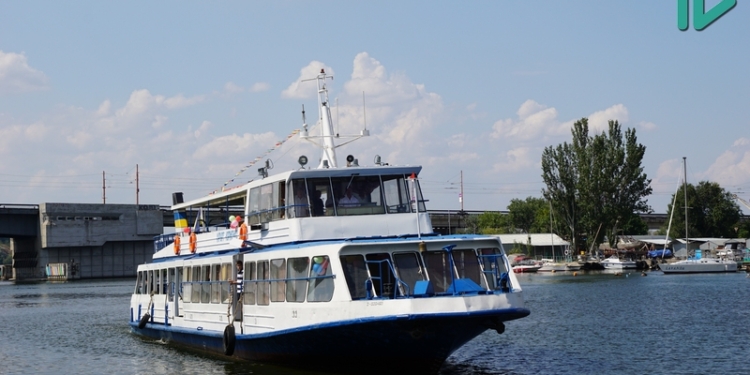 В Николаеве министр инфраструктуры Владимир Омелян открыл речное пассажирское движение