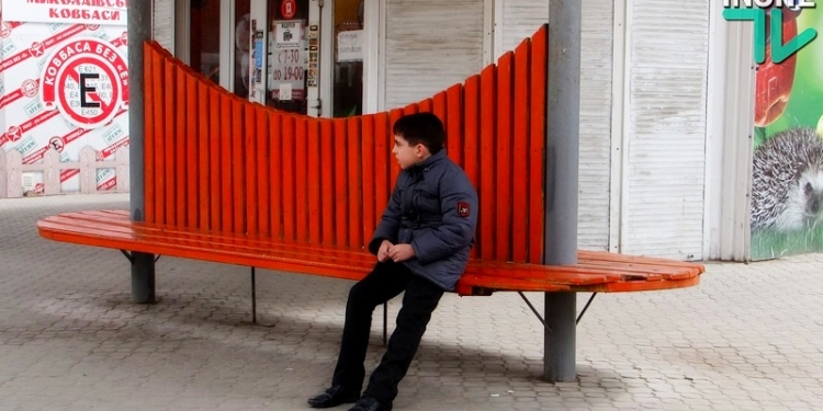 В Николаеве оборудуют ограждениями и дорожными знаками 76 из 420 остановок общественного транспорта