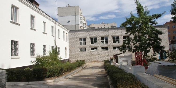 Новый учебный год экономического лицея № 1 в Николаеве начнет с новым спортзалом