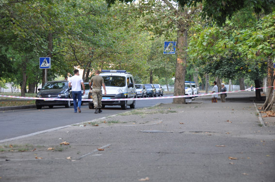 В Николаеве стреляли в полицейских, а потом бросили в них гранату: один полицейский ранен, преступник – тоже