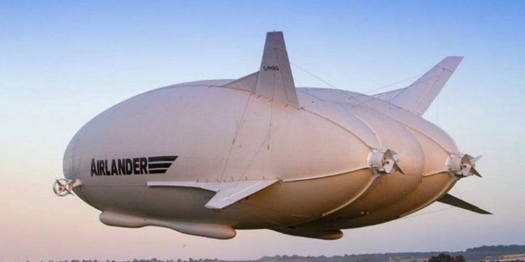 Крупнейшее воздушное судно  Airlander врезалось в телеграфный столб  в Англии