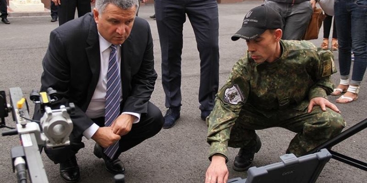 Украинское МВД купит роботов-саперов