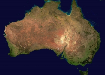 Австралия за 22 года “уплыла” на полтора метра ближе к экватору