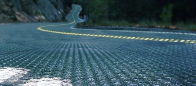 Так может, и нам сразу, чтоб потом не переделывать? В США строят “солнечную дорогу”