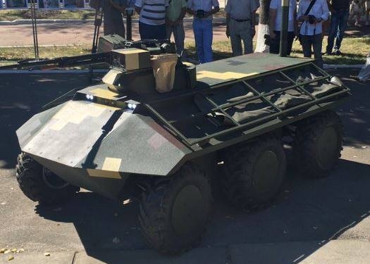 В Украине показали беспилотный мини-БТР «Фантом»