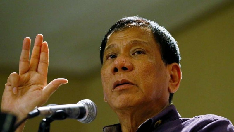 Президент Филиппин поссорился с церковью и обещает уйти в отставку, если найдутся доказательства существования бога 1