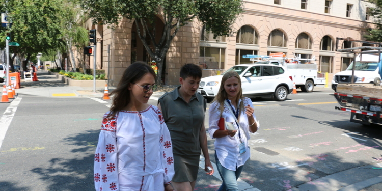 Савченко в США рассказала, что голодает на воде с вином