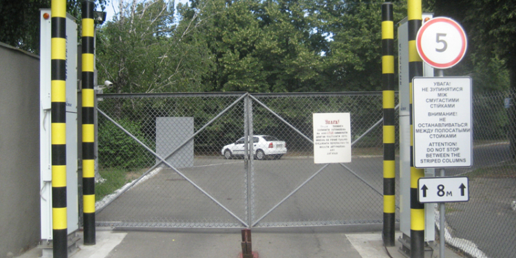 В Киеве на территории института ядерной физики задержан подозрительный гражданин с липовым журналистским удостоверением