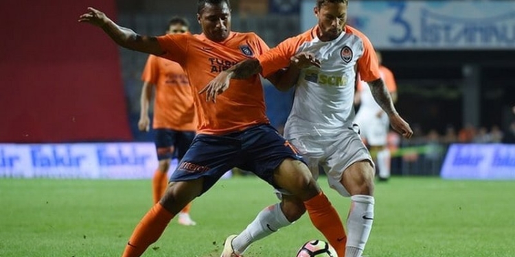 “Шахтер” добыл победу в первом матче плей-офф Лиги Европы