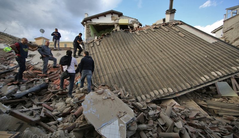 Италию после землетрясений затопило. Закрыто 25 дорог 1