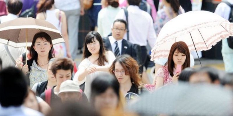 Из-за аномальной жары в Японии госпитализировали почти 700 человек