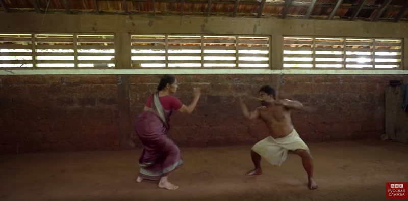 73-летняя индийская бабушка учит боевому искусству 1