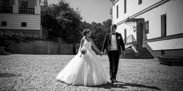 Николаевский таможенник Роман Криль и нардеп Ирина Суслова проведут медовый месяц на Кипре