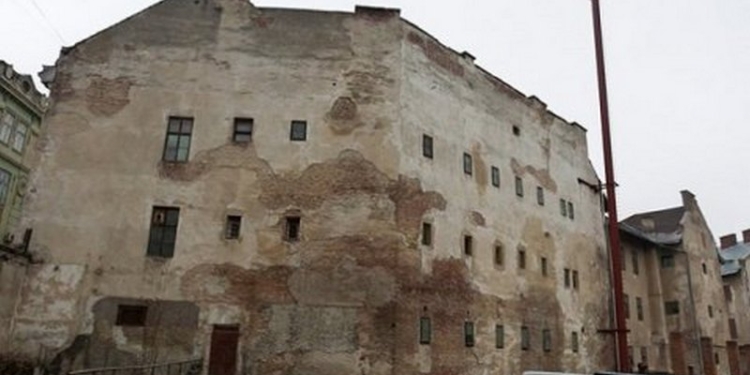 Во львовской тюрьме НКВД сбрасывала расстрелянных в ямы с животными