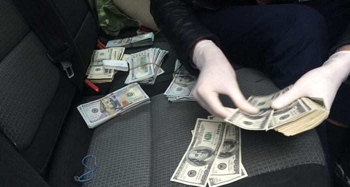 СБУ задержала на взятке в 60 тыс.долларов юриста “Укрэксимбанка”