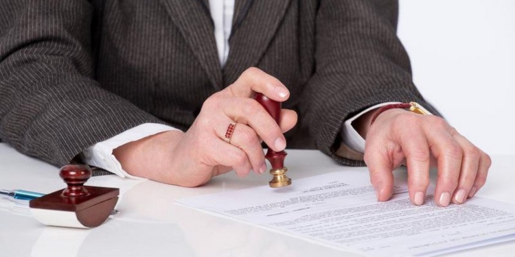 Минюст вернет бумажные свидетельства на право собственности