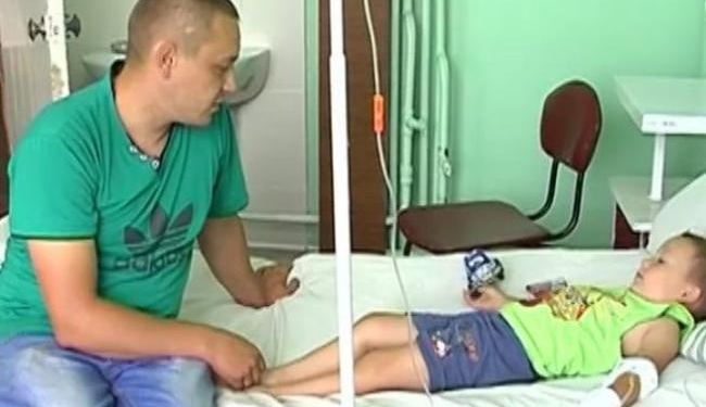 “Увидел, как он рукой держится. Аж дым идет из руки”. Как отец спас 4-летнего сына, схватившего оголенный провод