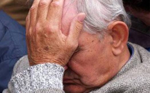 Херсонский “гастролер” выследил николаевского пенсионера, чтоб забрать кошелек с 90 грн. Прохожие задержали грабителя