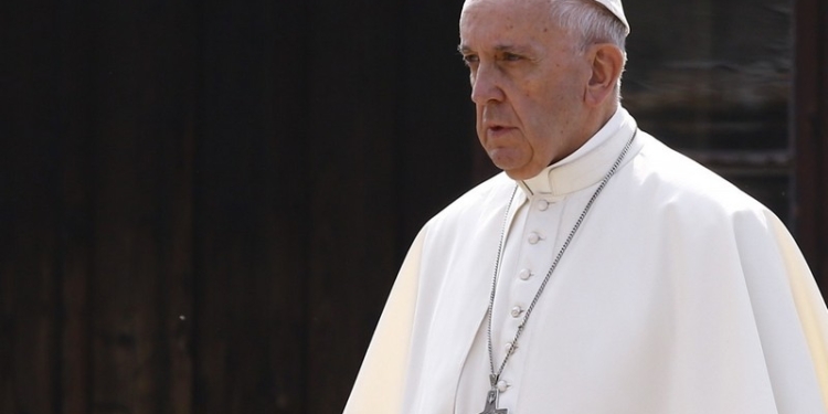 Папа Римский создал комиссию, которая примет решение о том, могут ли женщины возводиться в сан диакона