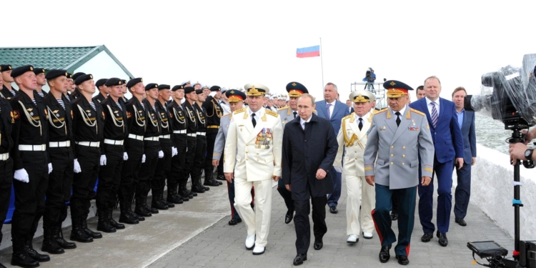 Не воюют? В период 2014-2015 г. Россия резко увеличила количество вручаемых боевых медалей, –  Bellingcat