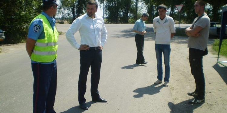 В пригороде Николаева установлены карантинно-полицейские посты