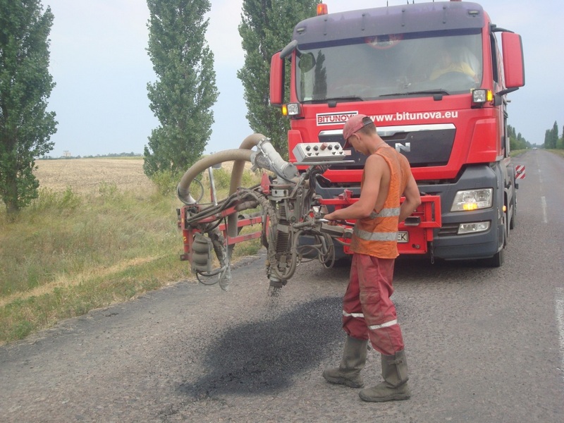 Украинские таможни, участвующие в эксперименте по сверхплановым доходам, направили на ремонт дорог 854 млн.грн. 1