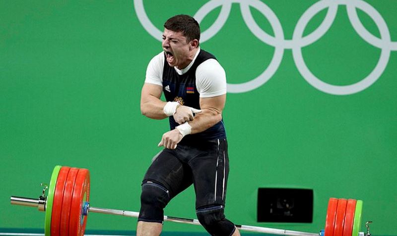 Список жертв Олимпиады растет: армянский штангист сломал локоть во время выступления 1