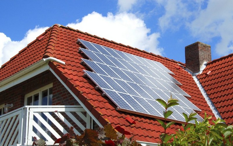 В Украине снизились «зеленые» тарифы на электроэнергию, которую производят "частники" с солнечными панелями 1