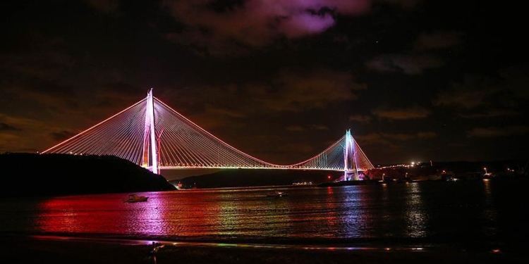 Инженерное чудо. Сегодня в Стамбуле откроют уникальный мост через Босфор, самый широкий в мире