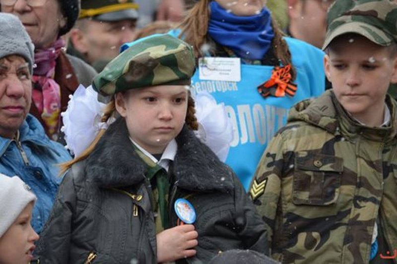В России создали военно-патриотическое движение "Юнармия", в которую вступило уже 12 тысяч человек 1