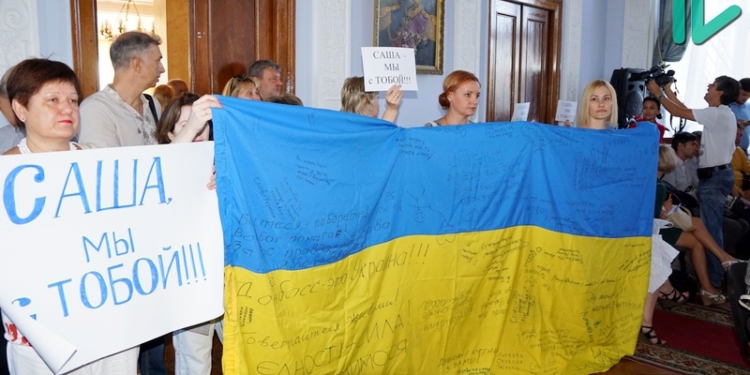 “Саша, мы с тобой!”: в Николаеве стартовала внеочередная “мусорная” сессия Николаевского горсовета (ТРАНСЛЯЦИЯ)