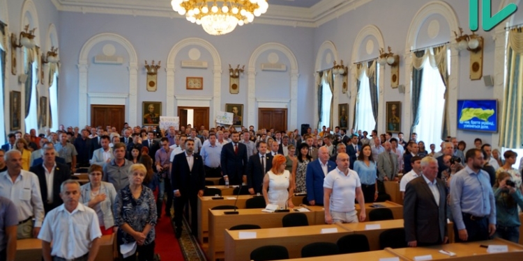 Не ремонтировать дороги ночью, установить полицейские посты у ночных клубов – депутаты Николаевского горсовета обсудили вчерашнее жуткое ДТП