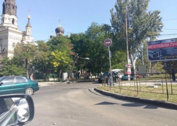 В центре Николаева упала электроопора