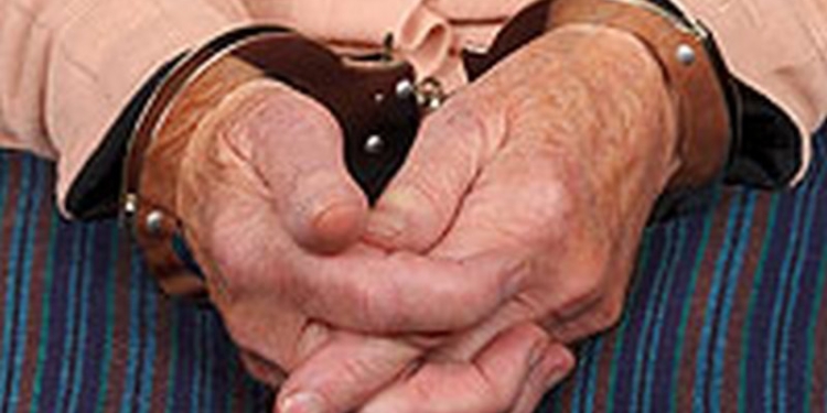 Пенсионер из США решил ограбить банк, чтобы сбежать от пилившей его жены