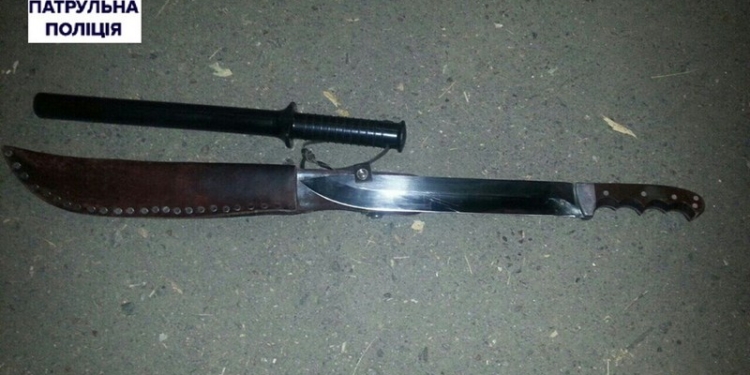 И куда ночью в Николаеве можно идти с резиновой палкой и мачете?