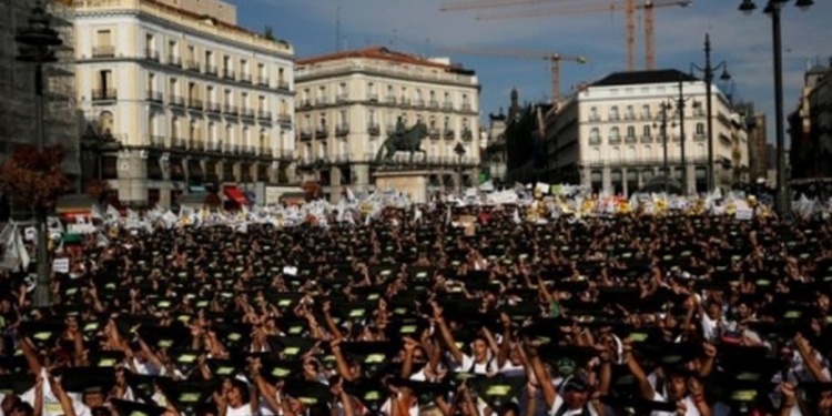 Многотысячный митинг в Мадриде требует запрета корриды