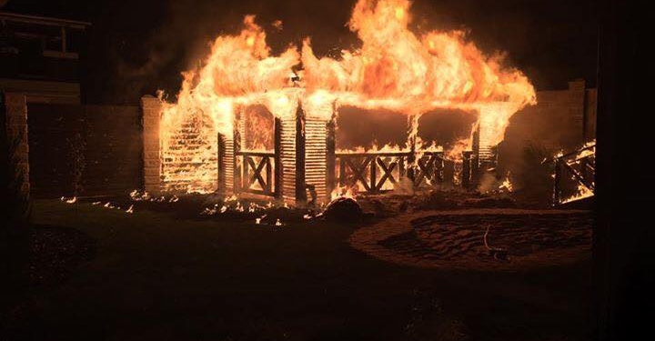 Взрыв и пожар. В Ровно подожгли домовладение народного депутата от Народного фронта