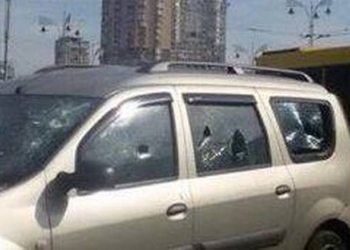 В Киеве на железнодорожном вокзале расстреляли авто