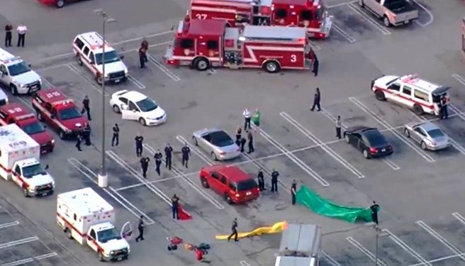 В Техасе неизвестный расстрелял прохожих возле торгового центра. Ранено 5-7 человек