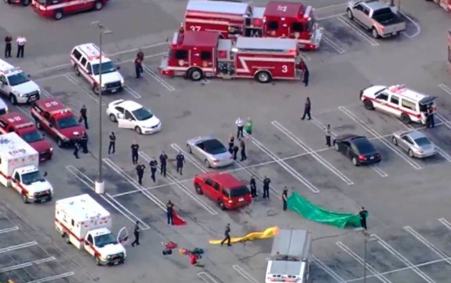 В Техасе неизвестный расстрелял прохожих возле торгового центра. Ранено 5-7 человек 1