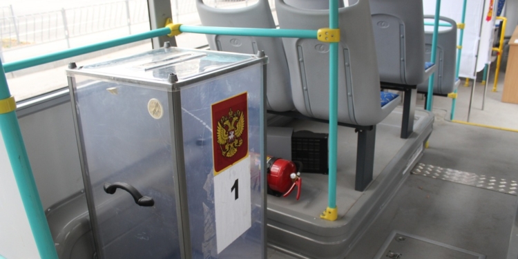 Оккупационное ноу-хау: В Крыму голосуют в автобусах