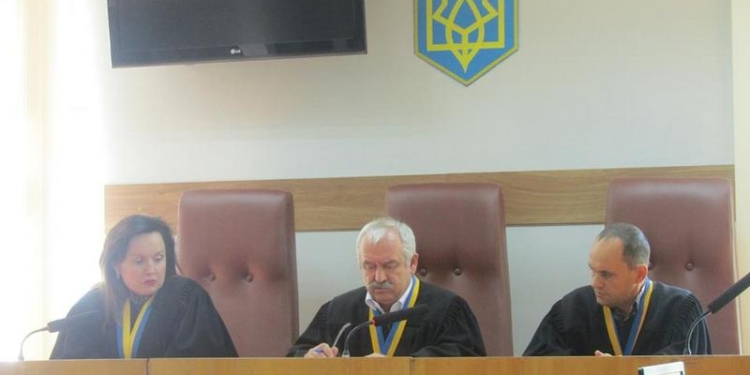 Начальник отдела Первомайского горсовета, взявшая взятку, будет содержаться под стражей на время следствия