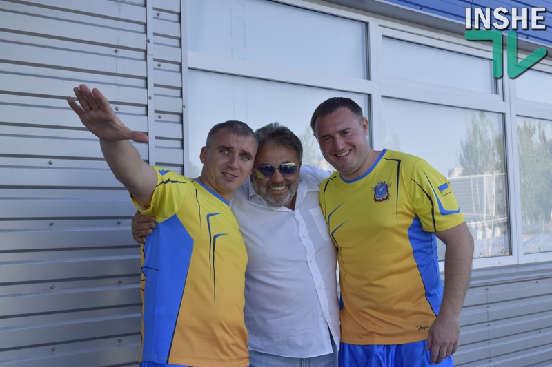 В День города известные николаевцы сразились на футбольном поле со звёздами украинской эстрады 16