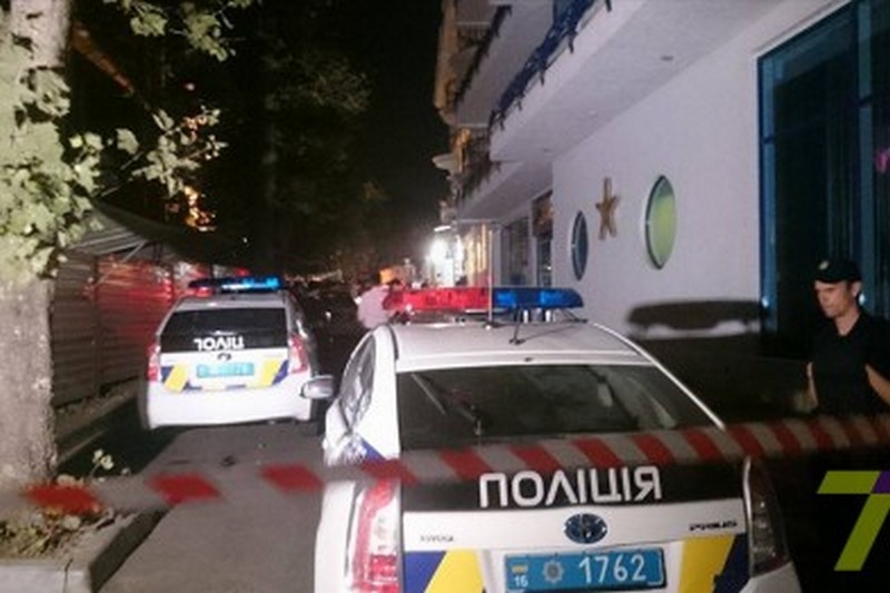 В Одессе неизвестные захватили гостиницу с заложниками 1