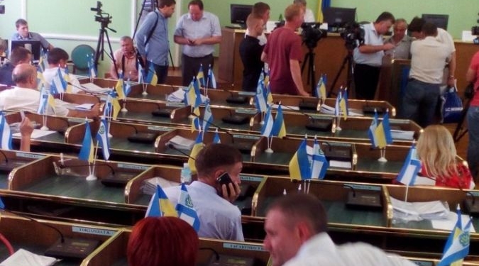 Переворот в Херсонском областном совете. Председателя облсовета Андрея Путилова депутаты отправили в отставку