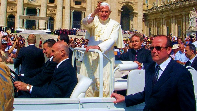 Отрёкшийся от престола Папа Бенедикт XVI признал существование гей-лобби в Ватикане 1