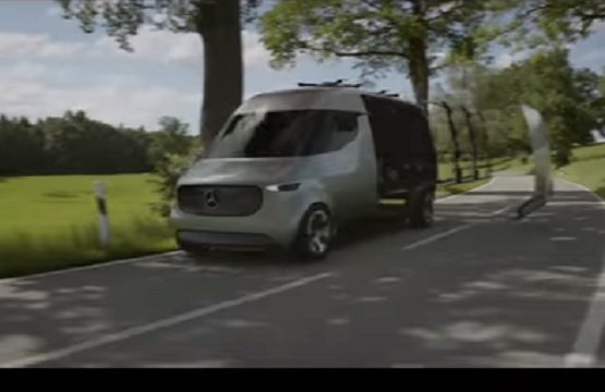 Разве что сам не летает. Mercedes-Benz презентовал новинку с дронами