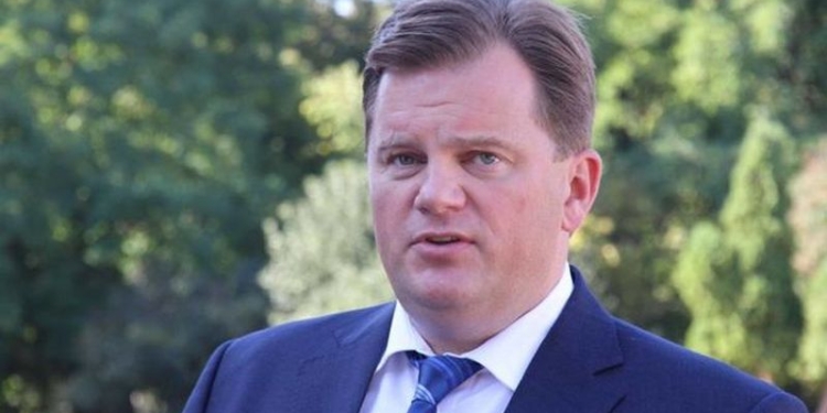 Жена уволенного главы Киевской ОГА заявила об исчезновении мужа