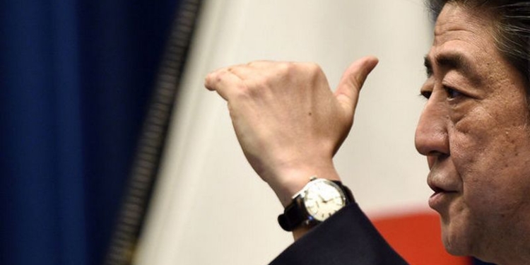 Премьер Японии заявил о скором решении спора с РФ по Курильским островам