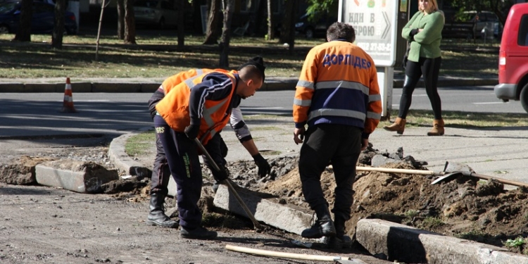 От проспекта до Большой Морской. В Николаеве начался ремонт улицы Шнеерсона